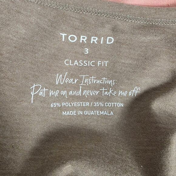 Torrid 3 Classic Fit V-Neck Taupe Tee Plus Size - Picture 5 of 6